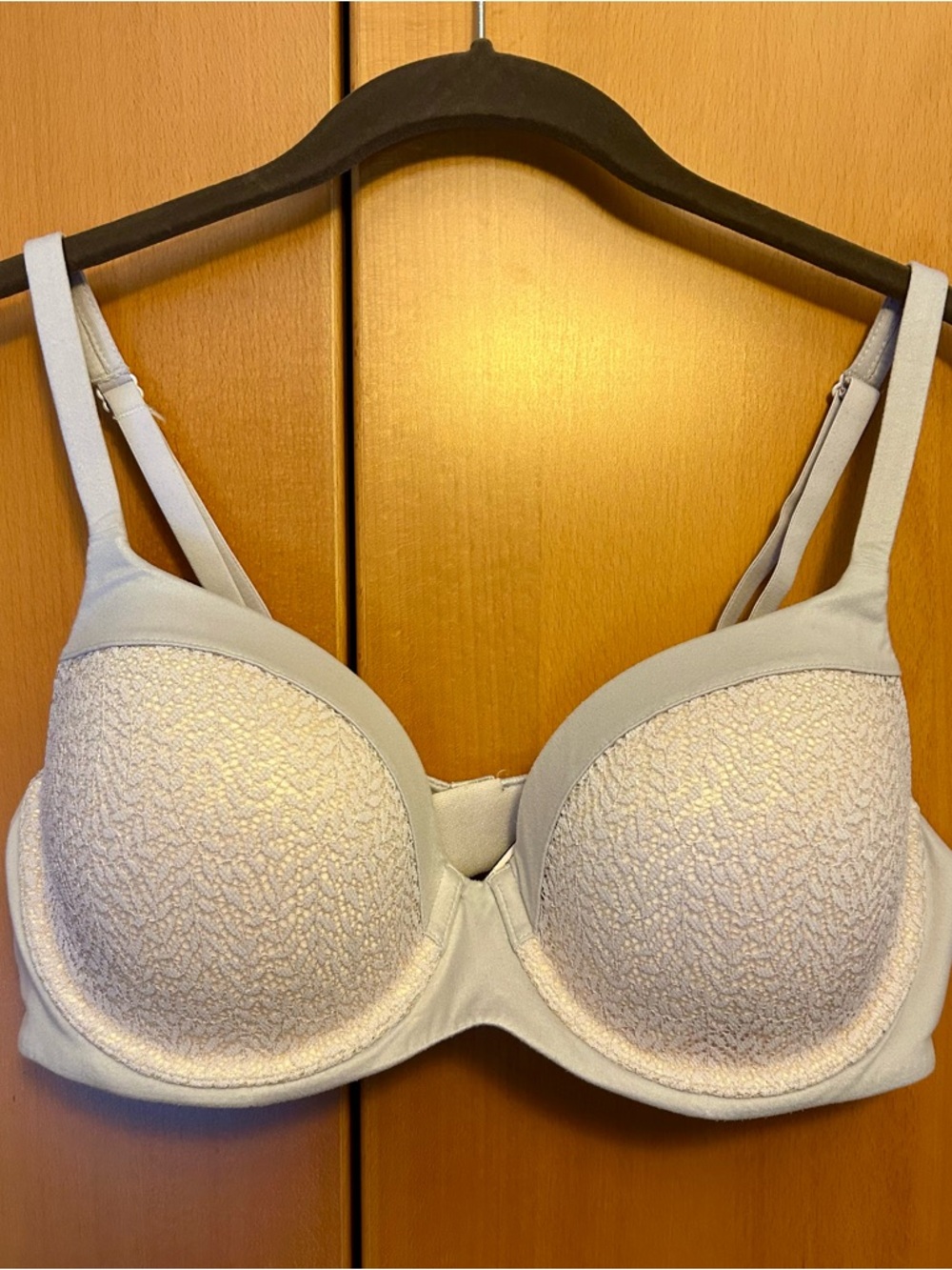 Victoria's Secret Body by Victoria size 38C bras